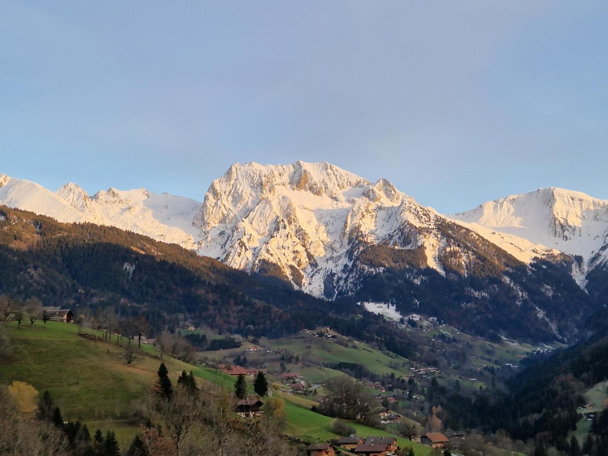 Apartmán Pierre De Famille Manigod Exteriér fotografie